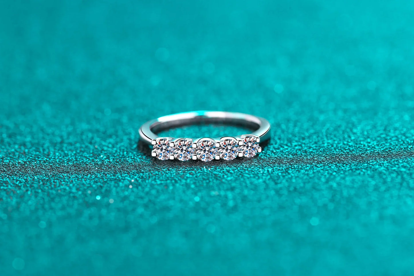 Comprar Todo Dia, Luxo pt950 proposta de platina 0.5ct moissanite diamante linha anéis para mulheres adorável anel de ouro branco real lindo presente