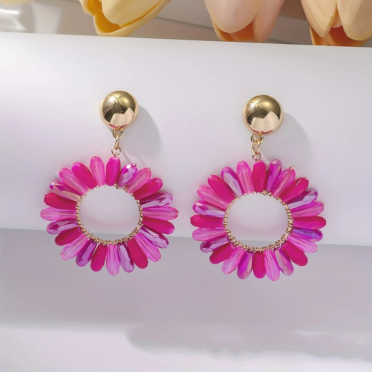 1 par de brincos pendurados boêmios com design de flor oca com strass multicoloridos, com acessórios de festa para roupas diárias
