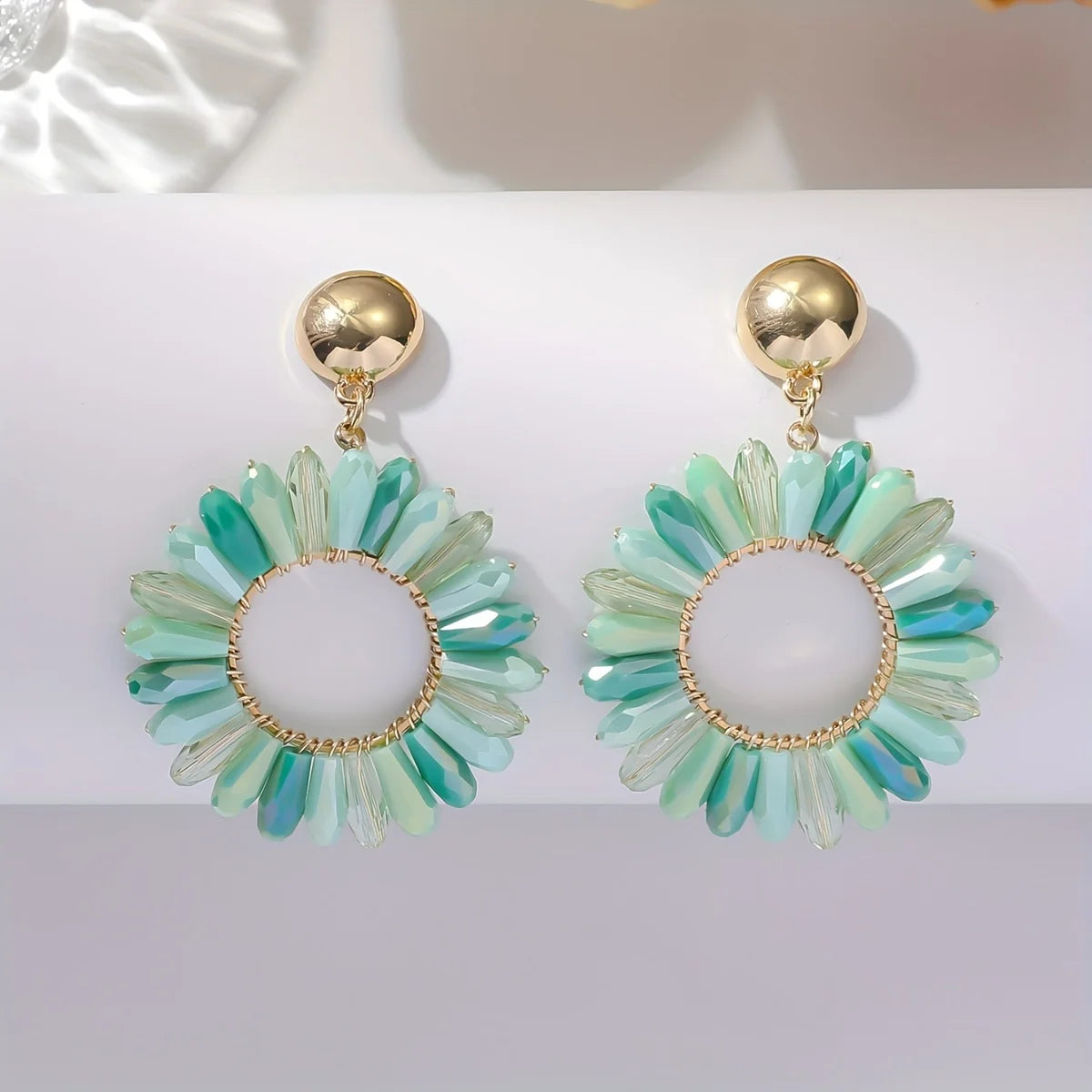 1 par de brincos pendurados boêmios com design de flor oca com strass multicoloridos, com acessórios de festa para roupas diárias