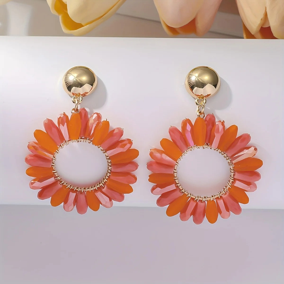 1 par de brincos pendurados boêmios com design de flor oca com strass multicoloridos, com acessórios de festa para roupas diárias
