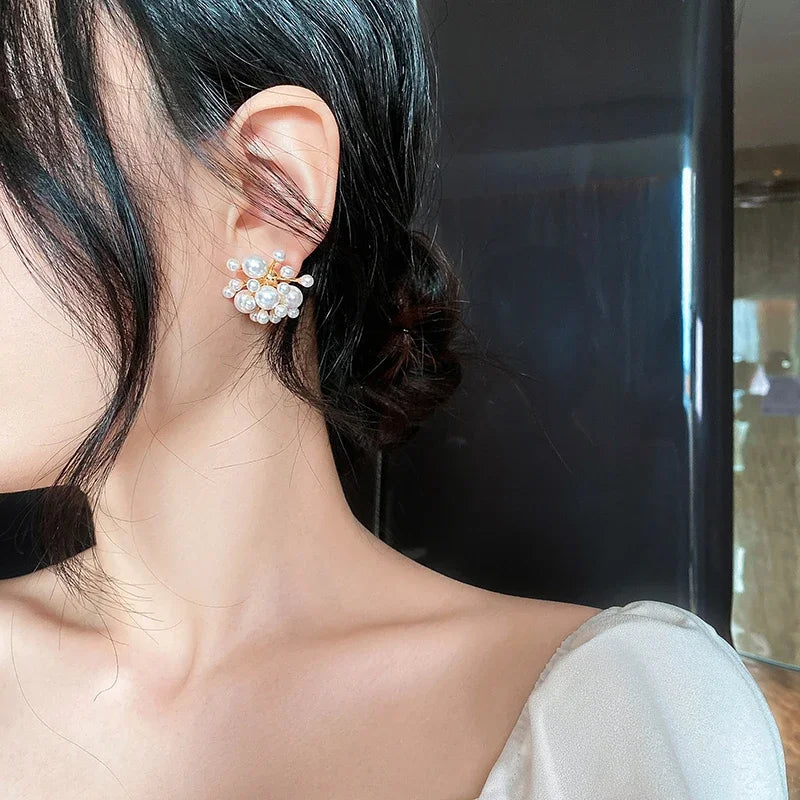 Novo temperamento pérola personalidade fogos de artifício brincos moda requintado net celebridade elegante tendência design brincos para mulher,Brincos de pérola modernos femininos,
Brincos sofisticados para festas,
Acessórios femininos com pérolas brilhantes,
Brincos trendy com design exclusivo,
Brincos femininos inspirados em fogos de artifício,
Brincos leves e confortáveis para eventos,
Acessórios elegantes com pérolas e cobre,
Brincos femininos forma irregular,
Brincos para ocasiões formais e casuais,