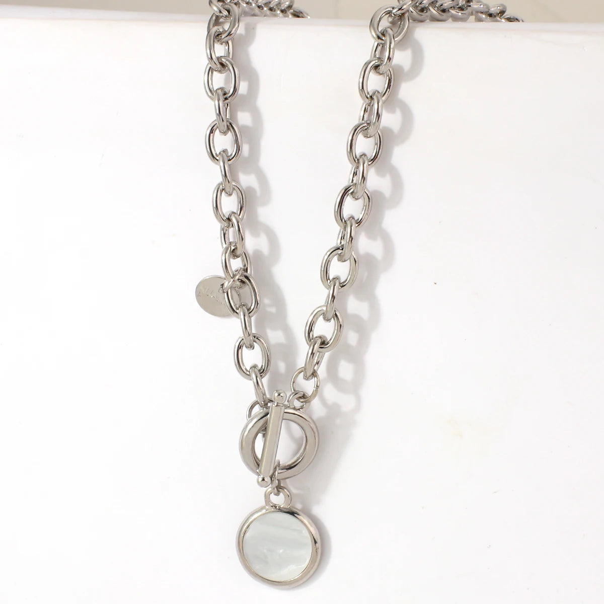 Aensoa ouro prata cor acrílico redondo pingente colares para mulher grosso corrente toggle fecho punk colar jóias femininas
Colar zircônia Feminino,
Colar Ajustável,
Joias,
Colar Ajustável corrente zircônia,
Colar Regulável de zircônia,
Colar 18k,
Banhado a Ouro,
Revestido a Ouro,
Colar prateado,
Colar de Prata,
Comprar todo dia,
Loja comprar todo dia,
Colar comprar todo dia,
Aço inoxidável,
brilhante,
Dourado,
Prata,
Colar Duplo,
Colar cristal,
Colar de Ouro,
Colar de Prata,
Colar com Zircônia Cúbica