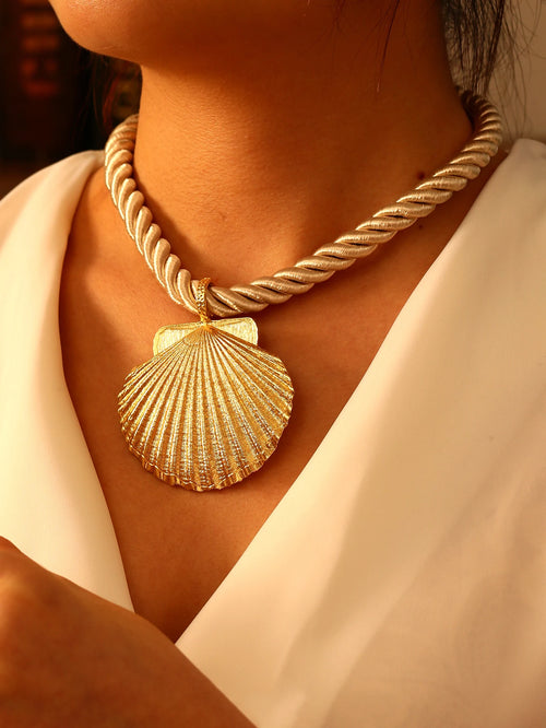Pingente de liga feminina, simples, verão, sol, coração, tecido, torção, jóias, presente, férias, festa, 1pc,Colar feminino com pingente de coração,
Colar de coração e sol,
Joias femininas elegantes,
Colar feminino moderno,
Presente para mulheres,
Colar com pingente exclusivo,
Acessório feminino sofisticado,
Colar ajustável elegante,
Joias para ocasiões especiais,
Colar feminino versátil,
Acessórios femininos delicados,
Pingente de coração e sol,
Colar para festas e eventos,
Colar feminino casual e elegante