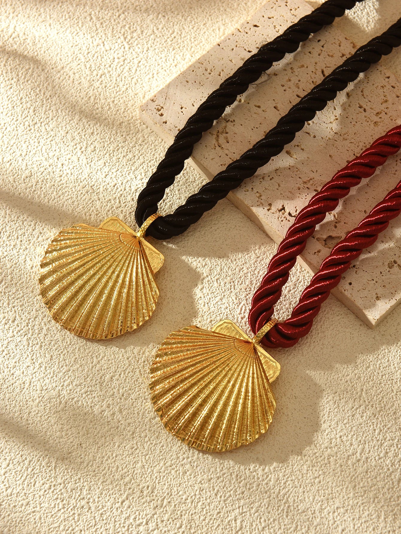 Pingente de liga feminina, simples, verão, sol, coração, tecido, torção, jóias, presente, férias, festa, 1pc,Colar feminino com pingente de coração,
Colar de coração e sol,
Joias femininas elegantes,
Colar feminino moderno,
Presente para mulheres,
Colar com pingente exclusivo,
Acessório feminino sofisticado,
Colar ajustável elegante,
Joias para ocasiões especiais,
Colar feminino versátil,
Acessórios femininos delicados,
Pingente de coração e sol,
Colar para festas e eventos,
Colar feminino casual e elegante