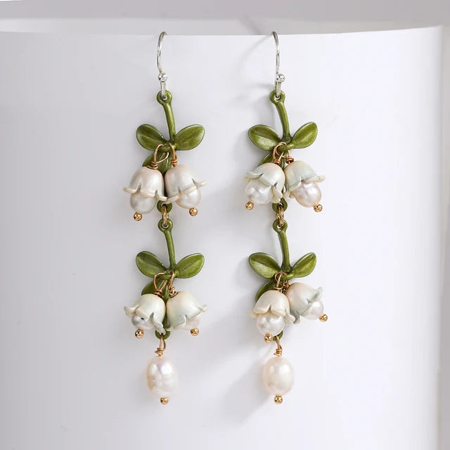 AENSOA-Colar folha floral branca para mulheres, gargantilha de liga na moda, esmalte Lily Valley, cor dourada, personalidade, alta qualidade,Colar floral dourado feminino,
Colar inspirado no lírio-do-vale,
Acessório floral vintage dourado,
Colar feminino para presentes especiais,
Colar com detalhes de flores douradas,
Acessório delicado inspirado na natureza,
Colar dourado para ocasiões elegantes,
Joias femininas com pingente floral,
Colar feminino casual e sofisticado,
Colar vintage com pingente delicado,