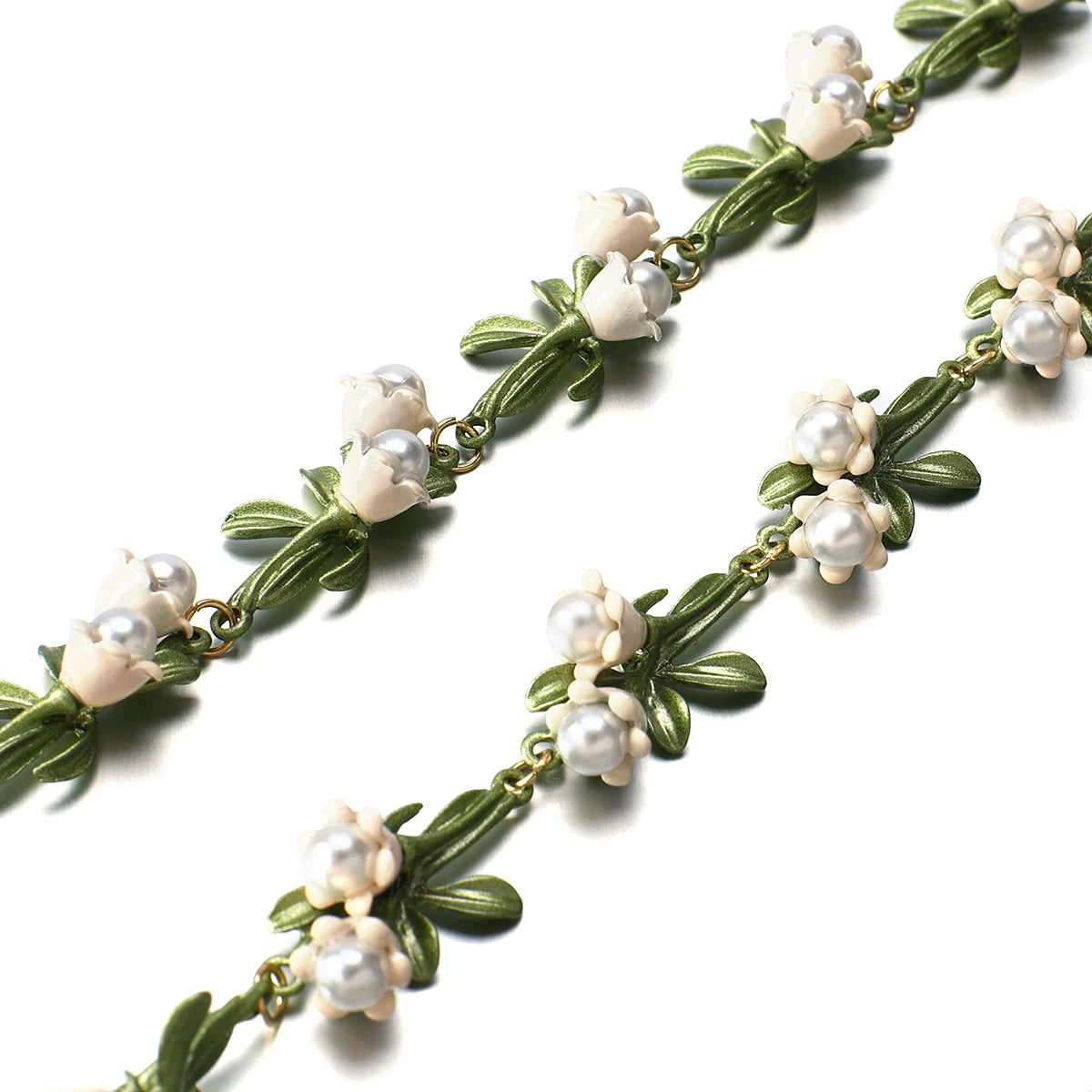 AENSOA-Colar folha floral branca para mulheres, gargantilha de liga na moda, esmalte Lily Valley, cor dourada, personalidade, alta qualidade,Colar floral dourado feminino,
Colar inspirado no lírio-do-vale,
Acessório floral vintage dourado,
Colar feminino para presentes especiais,
Colar com detalhes de flores douradas,
Acessório delicado inspirado na natureza,
Colar dourado para ocasiões elegantes,
Joias femininas com pingente floral,
Colar feminino casual e sofisticado,
Colar vintage com pingente delicado,