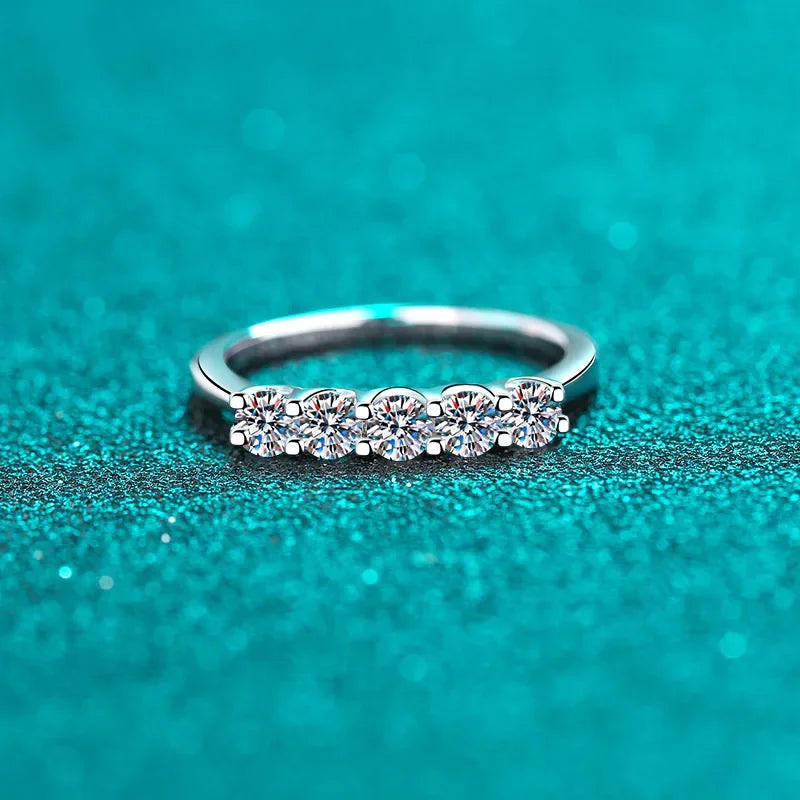 Comprar Todo Dia, Luxo pt950 proposta de platina 0.5ct moissanite diamante linha anéis para mulheres adorável anel de ouro branco real lindo presente