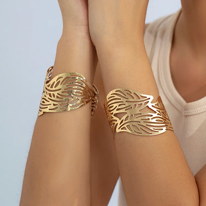 Lacteo-Bracelete largo feminino, bracelete dourado, folha da moda, forma de flor, abertura, punk, grande joalheria, moda feminina
Bracelete zircônia Feminino,
Bracelete Ajustável,
Joias,
Bracelete Ajustável corrente zircônia,
Bracelete Regulável de zircônia,
Bracelete 18k,
Banhado a Ouro,
Revestido a Ouro,
Bracelete prateado, 
Bracelete de Prata,
Comprar todo dia, 
Loja comprar todo dia,
Bracelete comprar todo dia,
Aço inoxidável,
brilhante,
Dourado,
Prata,
Bracelete Duplo,
Bracelete cristal,
