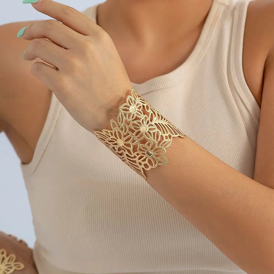 Lacteo-Bracelete largo feminino, bracelete dourado, folha da moda, forma de flor, abertura, punk, grande joalheria, moda feminina
Bracelete zircônia Feminino,
Bracelete Ajustável,
Joias,
Bracelete Ajustável corrente zircônia,
Bracelete Regulável de zircônia,
Bracelete 18k,
Banhado a Ouro,
Revestido a Ouro,
Bracelete prateado, 
Bracelete de Prata,
Comprar todo dia, 
Loja comprar todo dia,
Bracelete comprar todo dia,
Aço inoxidável,
brilhante,
Dourado,
Prata,
Bracelete Duplo,
Bracelete cristal,
