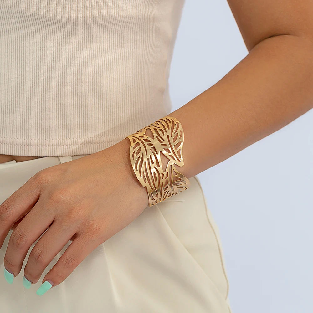 Lacteo-Bracelete largo feminino, bracelete dourado, folha da moda, forma de flor, abertura, punk, grande joalheria, moda feminina
Bracelete zircônia Feminino,
Bracelete Ajustável,
Joias,
Bracelete Ajustável corrente zircônia,
Bracelete Regulável de zircônia,
Bracelete 18k,
Banhado a Ouro,
Revestido a Ouro,
Bracelete prateado, 
Bracelete de Prata,
Comprar todo dia, 
Loja comprar todo dia,
Bracelete comprar todo dia,
Aço inoxidável,
brilhante,
Dourado,
Prata,
Bracelete Duplo,
Bracelete cristal,
