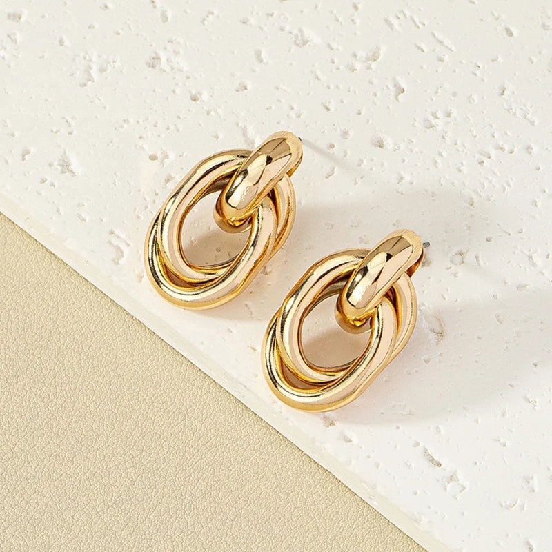 Brinco de argola dourado e prateado para mulheres, chapeamento brilhante, Eardrop, fofo, uso diário, joias, na moda,Brinco de argola dourado elegante,
Brinco de argola prateado moderno,
Acessórios femininos versáteis,
Brincos para eventos casuais e formais,
Brinco de argola leve para uso diário,
Brincos de liga de zinco resistentes,
Brinco feminino com acabamento brilhante,
Brinco de argola tamanho ideal,
Brincos elegantes para presente feminino,
Brincos para compor looks modernos,
Brinco de argola chapeame