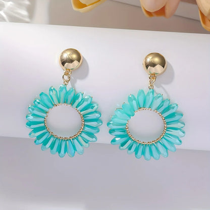 1 par de brincos pendurados boêmios com design de flor oca com strass multicoloridos, com acessórios de festa para roupas diárias