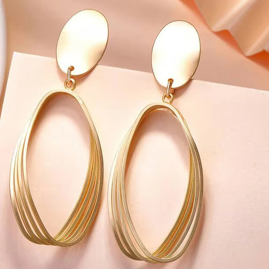 Nova Geometria Retro Cor de Ouro Metálico Múltipla oval Pingente Brincos clipe Jóias Moda Festa de Casamento Brincos Para A Mulher, Brincos geométricos dourados para eventos
Brincos de clipe modernos e elegantes
Joias de festa com design geométrico
Acessórios dourados para casamentos
Brincos de cobre leves e sofisticados
Brincos de clipe confortáveis para festas
Brincos geométricos contemporâneos
Brincos dourados com design oval múltiplo
Joias versáteis para looks casuais e formais
Brincos de clipe para mul