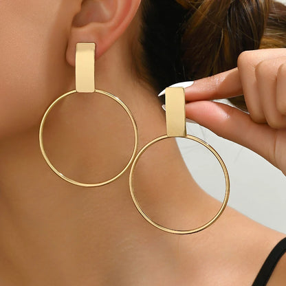 Clipe Orelha Simples Grande Círculo para Mulher, Hipérbole Brilhante Redondo, Metal Geométrico Sem Perfurado, Brincos Presente, Alta Qualidade, Fashion, comprar todo dia
