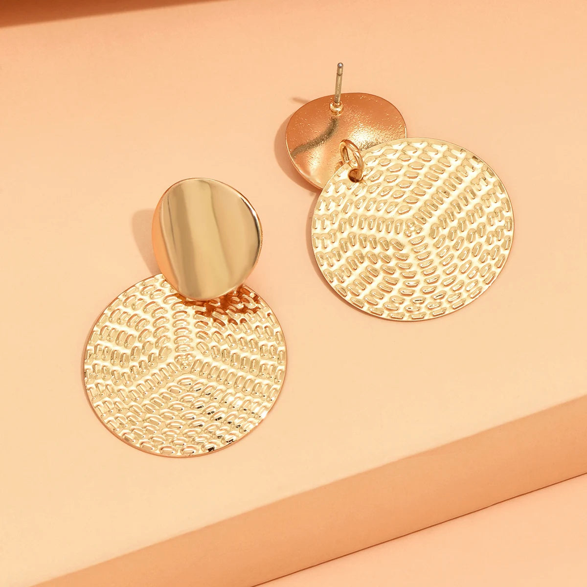 comprar todo dia, Brincos redondos geométricos simples de metal feminino, joia de casamento, boêmia, moda, alta moda, novo, 2025