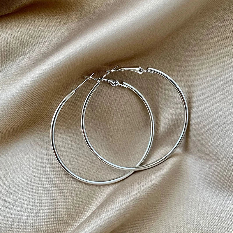 Clipes lisos Big Round Hoop Ear para mulheres, Golden Ear Clips, não perfurados, exagerados, clipe simples em brincos, acessórios de jóias, 60mm, comprar todo dia