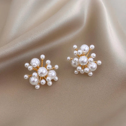 Novo temperamento pérola personalidade fogos de artifício brincos moda requintado net celebridade elegante tendência design brincos para mulher, Brincos de pérola modernos femininos,
Brincos sofisticados para festas,
Acessórios femininos com pérolas brilhantes,
Brincos trendy com design exclusivo,
Brincos femininos inspirados em fogos de artifício,
Brincos leves e confortáveis para eventos,
Acessórios elegantes com pérolas e cobre,
Brincos femininos forma irregular,
Brincos para ocasiões formais e casuais,
