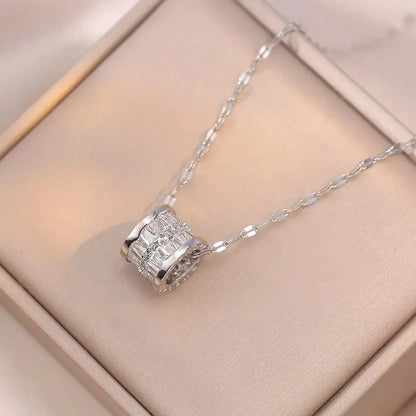 Colar de dupla camada em aço inoxidável para mulheres, pingente de cristal, corrente de clavícula, joia festa, moda
Colar zircônia Feminino,
Colar Ajustável,
Joias,
Colar Ajustável corrente zircônia,
Colar Regulável de zircônia,
Colar 18k,
Banhado a Ouro,
Revestido a Ouro,
Colar prateado, 
Colar de Prata,
Comprar todo dia, 
Loja comprar todo dia,
Colar comprar todo dia,
Aço inoxidável,
brilhante,
Dourado,
Prata,
Colar Duplo,
Colar cristal,
Colar de Ouro,
Colar de Prata,
Colar com Zircônia Cúbica
Colar Flor