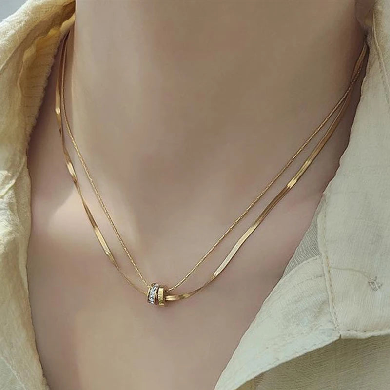 Colar de dupla camada em aço inoxidável para mulheres, pingente de cristal, corrente de clavícula, joia festa, moda
Colar zircônia Feminino,
Colar Ajustável,
Joias,
Colar Ajustável corrente zircônia,
Colar Regulável de zircônia,
Colar 18k,
Banhado a Ouro,
Revestido a Ouro,
Colar prateado, 
Colar de Prata,
Comprar todo dia, 
Loja comprar todo dia,
Colar comprar todo dia,
Aço inoxidável,
brilhante,
Dourado,
Prata,
Colar Duplo,
Colar cristal,
Colar de Ouro,
Colar de Prata,
Colar com Zircônia Cúbica
Colar Flor