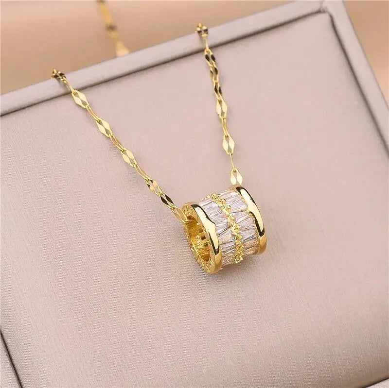 Colar de dupla camada em aço inoxidável para mulheres, pingente de cristal, corrente de clavícula, joia festa, moda
Colar zircônia Feminino,
Colar Ajustável,
Joias,
Colar Ajustável corrente zircônia,
Colar Regulável de zircônia,
Colar 18k,
Banhado a Ouro,
Revestido a Ouro,
Colar prateado, 
Colar de Prata,
Comprar todo dia, 
Loja comprar todo dia,
Colar comprar todo dia,
Aço inoxidável,
brilhante,
Dourado,
Prata,
Colar Duplo,
Colar cristal,
Colar de Ouro,
Colar de Prata,
Colar com Zircônia Cúbica
Colar Flor