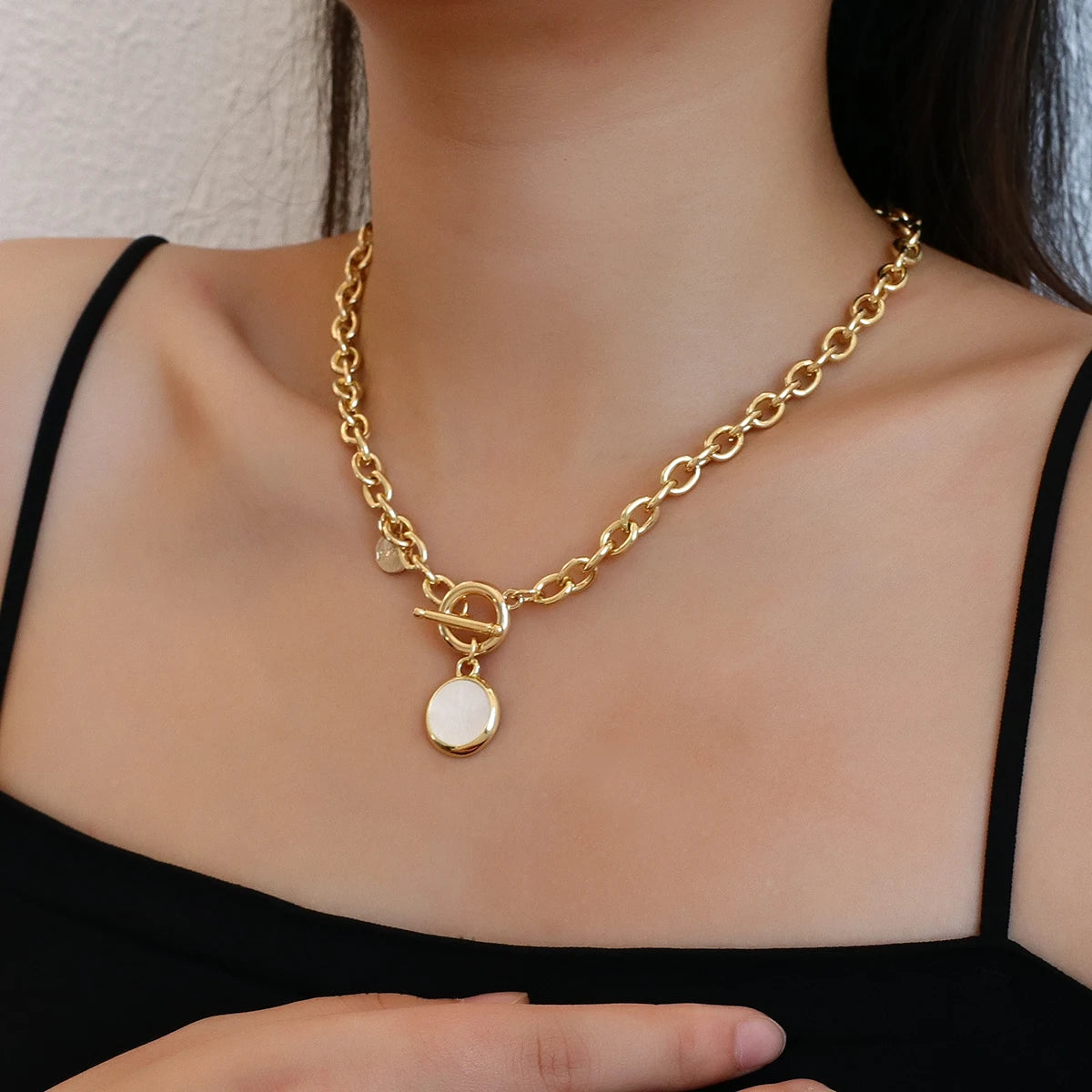 Aensoa ouro prata cor acrílico redondo pingente colares para mulher grosso corrente toggle fecho punk colar jóias femininas
Colar zircônia Feminino,
Colar Ajustável,
Joias,
Colar Ajustável corrente zircônia,
Colar Regulável de zircônia,
Colar 18k,
Banhado a Ouro,
Revestido a Ouro,
Colar prateado, 
Colar de Prata,
Comprar todo dia, 
Loja comprar todo dia,
Colar comprar todo dia,
Aço inoxidável,
brilhante,
Dourado,
Prata,
Colar Duplo,
Colar cristal,
Colar de Ouro,
Colar de Prata,
Colar com Zircônia Cúbica
